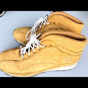 ⚠️ SALE ⚠️  Timberland boots